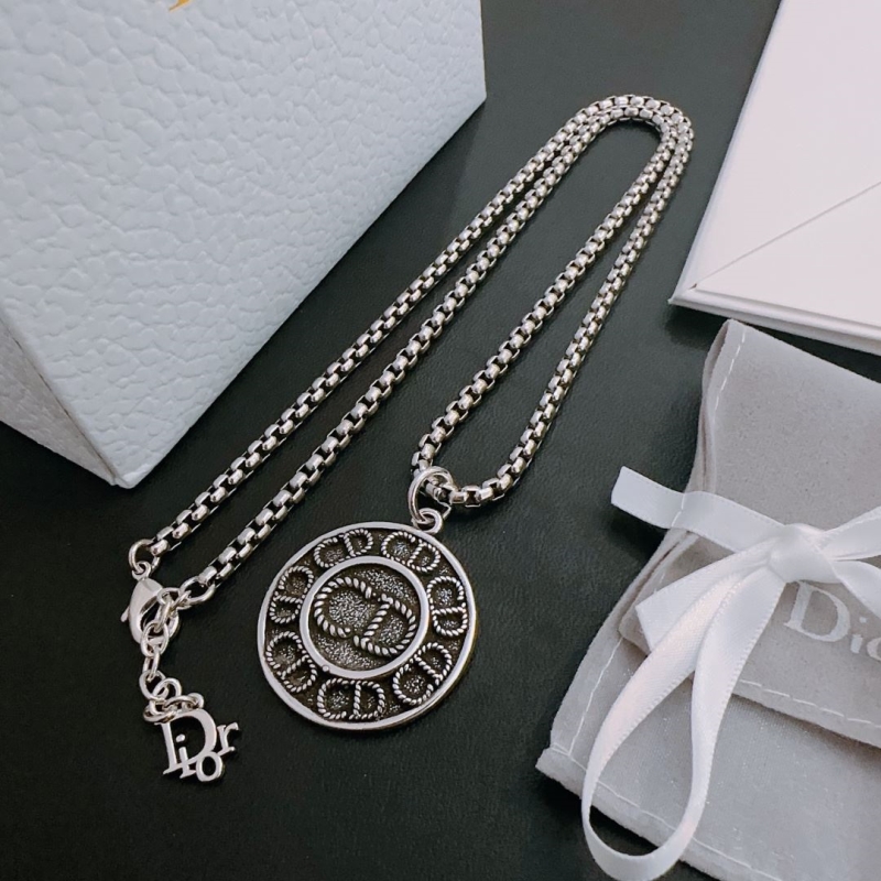 chr1st1an D10r necklaces